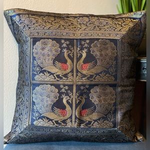 Middle Eastern 🦚 Decorative Pillow Cover